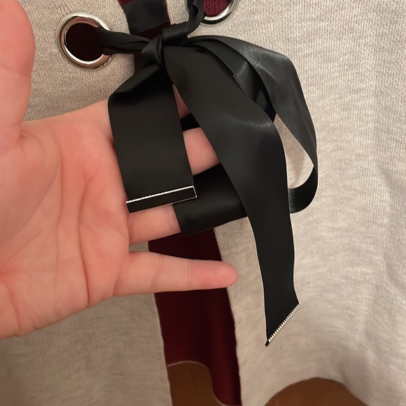 Dynamite Open Back Sweater - Picture 5 of 7